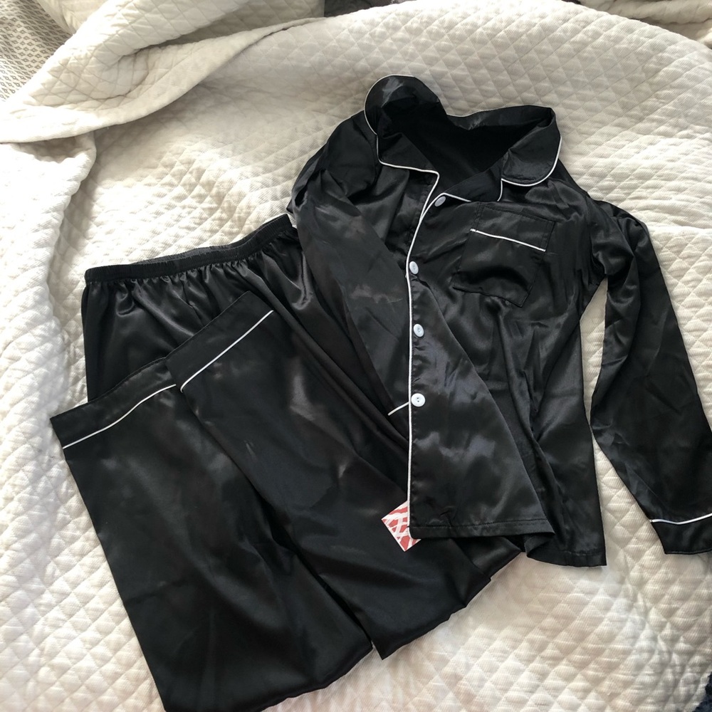 NWT Romwe Satin-like Pajama Set